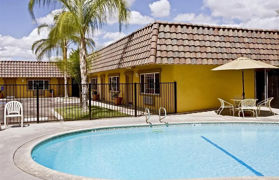 Rodeo Lodge-1